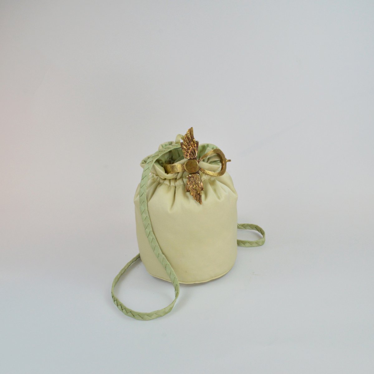 ankh light gold shantung decoupe 3