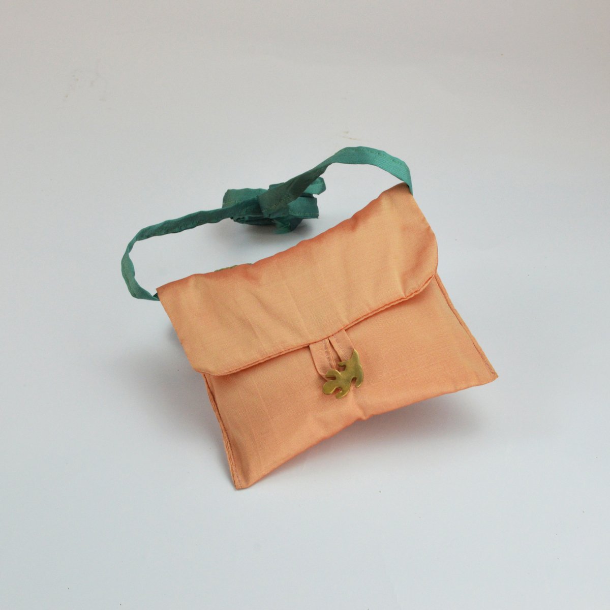 peach blossom lizard belly purse