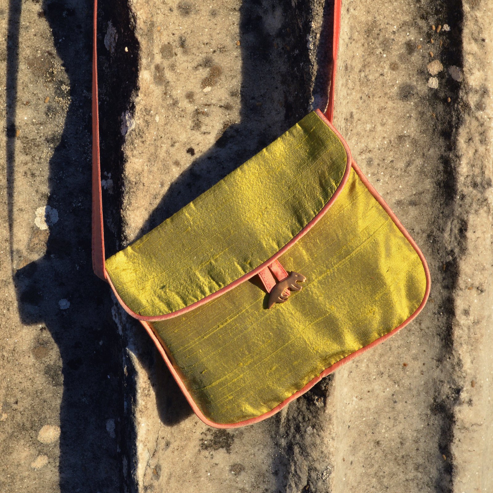 neon lime loup mini messenger