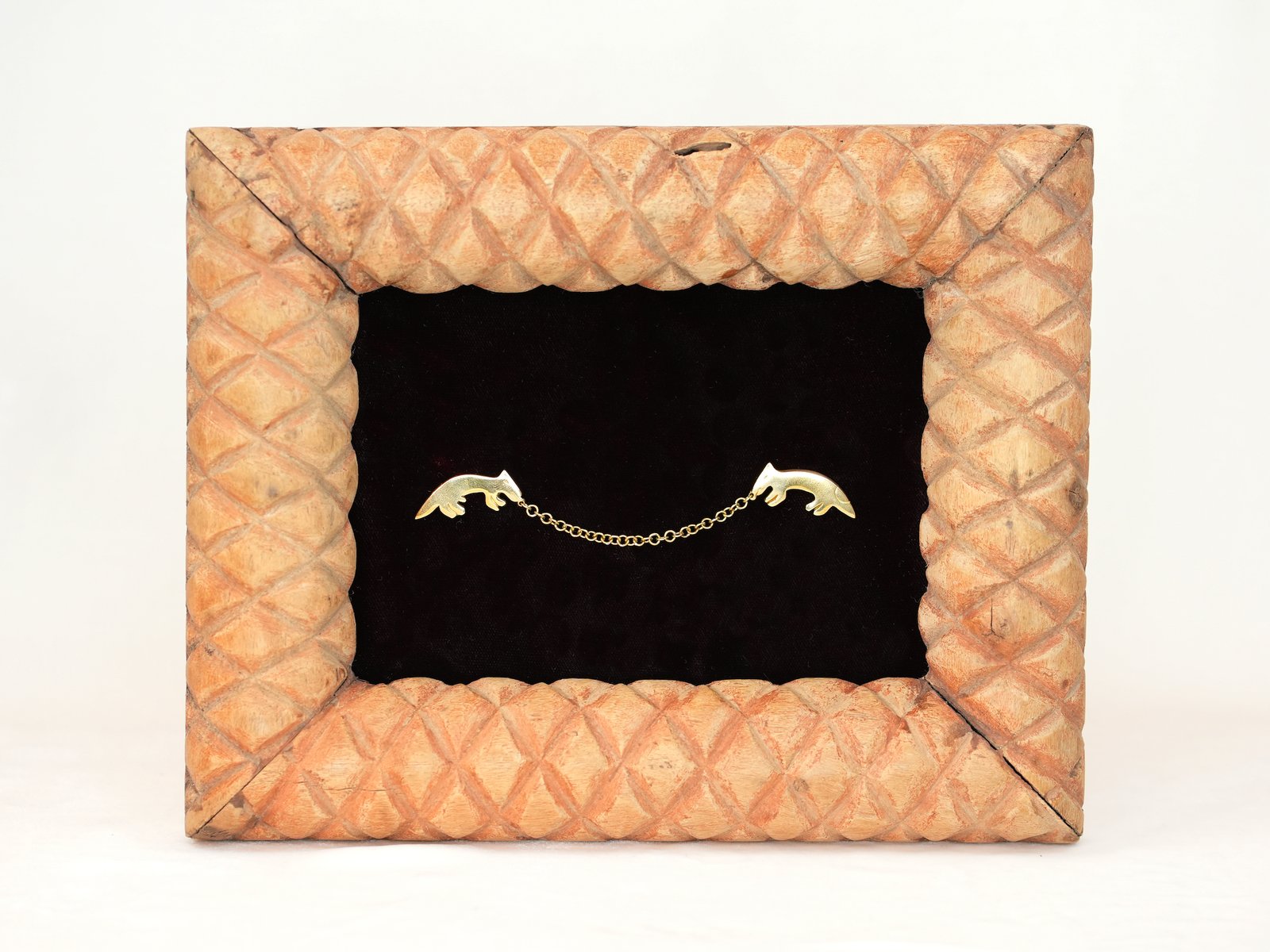 gobeklitepewolfcollarpinframed