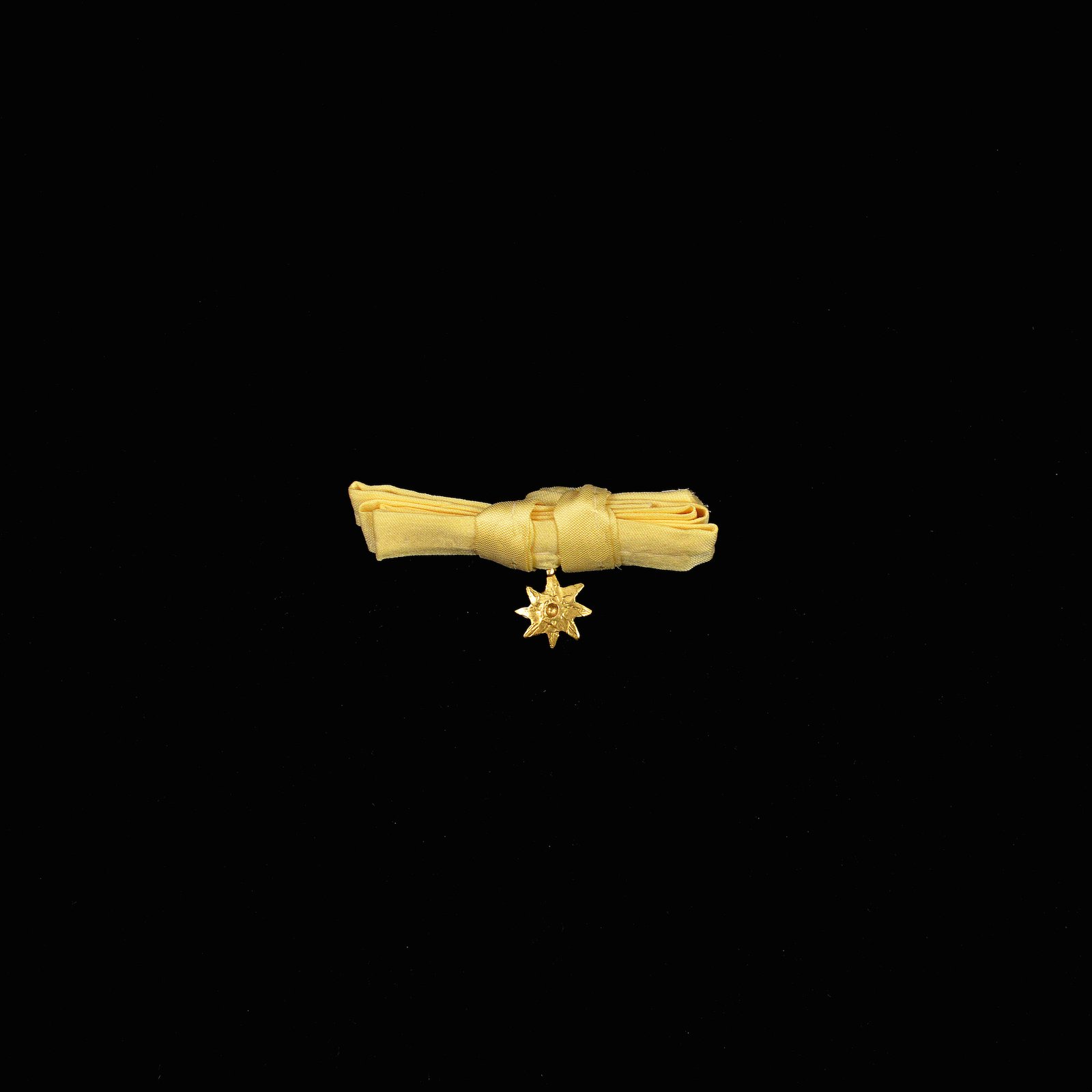 pale yellow ishtar choker