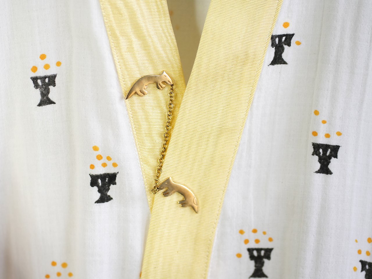 wolfcollarpinantcupshirt